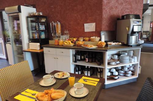 Imagen de la habitación del Hotel H&ocirc;tel De France, Espalion. Foto 15