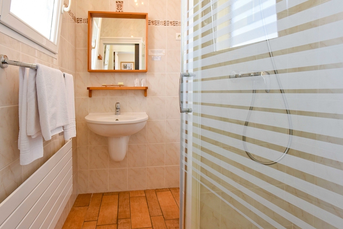 Imagen de la habitación del Hotel Hôtel De France, Mimizan. Foto 7