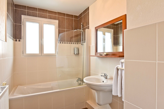 Imagen de la habitación del Hotel Hôtel De France, Mimizan. Foto 14