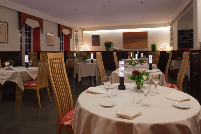 Imagen de la habitación del Hotel H&ocirc;tel De France, Ploar&eacute;. Foto 13