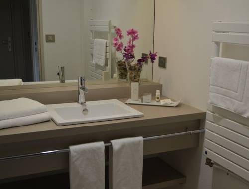 Imagen de la habitación del Hotel H&ocirc;tel De Guyenne. Foto 4