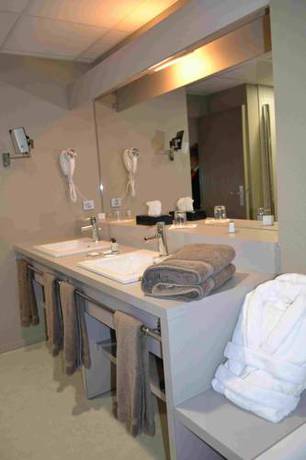 Imagen de la habitación del Hotel H&ocirc;tel De Guyenne. Foto 7