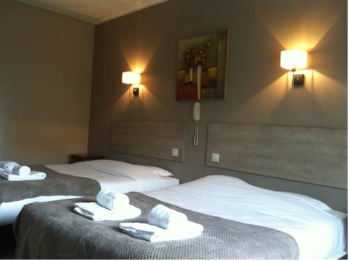 Imagen de la habitación del Hotel H&ocirc;tel De La Beauronne, Chancelade. Foto 3