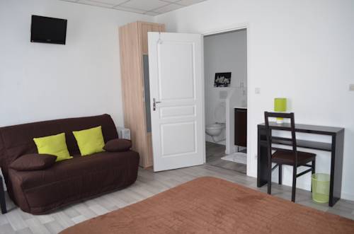 Imagen de la habitación del Hotel H&ocirc;tel De La Croix De Malte. Foto 8
