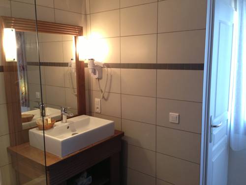 Imagen de la habitación del Hotel Hôtel De La Plage, Evian Les Bains. Foto 14