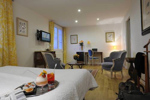 Imagen de la habitación del Hotel H&ocirc;tel De La Plage, Plon&eacute;vez-Porzay. Foto 4