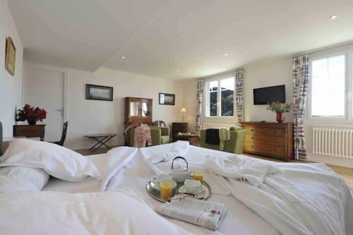 Imagen de la habitación del Hotel H&ocirc;tel De La Plage, Plon&eacute;vez-Porzay. Foto 8