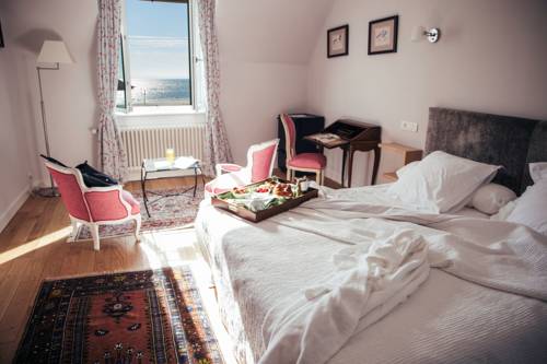Imagen de la habitación del Hotel H&ocirc;tel De La Plage, Plon&eacute;vez-Porzay. Foto 9