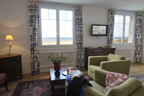 Imagen de la habitación del Hotel H&ocirc;tel De La Plage, Plon&eacute;vez-Porzay. Foto 10