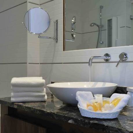 Imagen de la habitación del Hotel H&ocirc;tel De La Plage, Plon&eacute;vez-Porzay. Foto 11