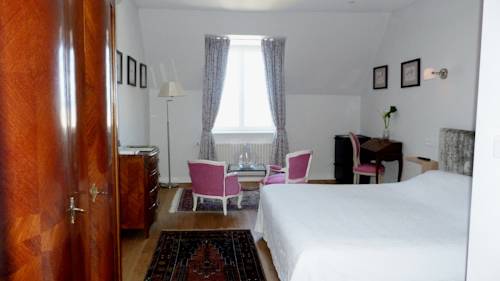 Imagen de la habitación del Hotel H&ocirc;tel De La Plage, Plon&eacute;vez-Porzay. Foto 13