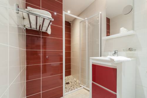 Imagen de la habitación del Hotel Hôtel De La Plage, Saint-Palais-sur-Mer. Foto 4