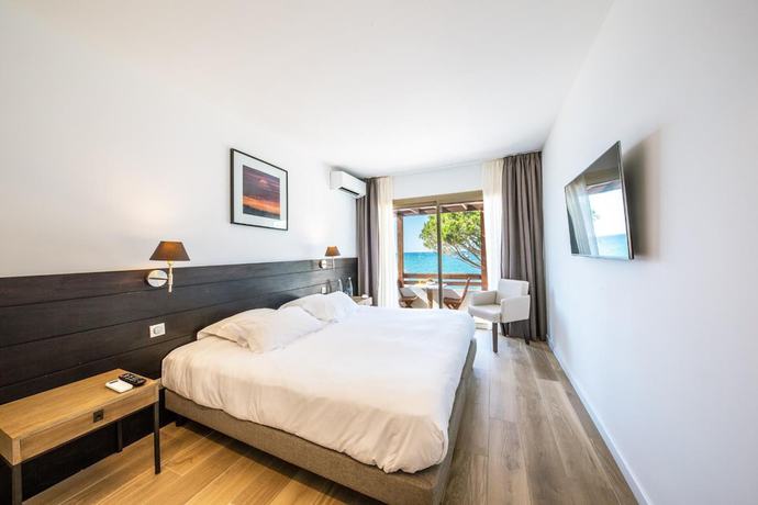 Imagen de la habitación del Hotel H&ocirc;tel De La Roya. Foto 4