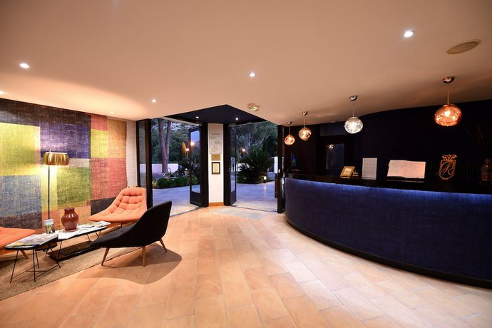 Imagen de los interiores del Hotel H&ocirc;tel De La Roya. Foto 20