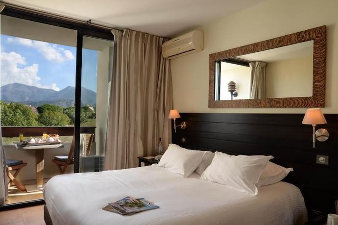 Imagen de la habitación del Hotel H&ocirc;tel De La Roya. Foto 12