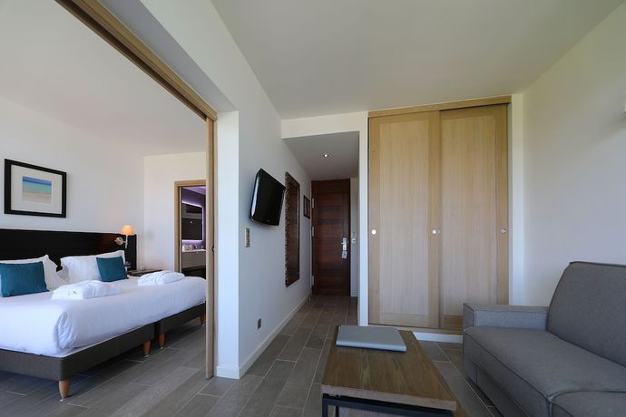 Imagen de la habitación del Hotel H&ocirc;tel De La Roya. Foto 18