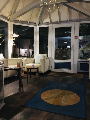 Imagen de los interiores del Hotel Hôtel De La Vallée Heureuse - Domaine Du Moulin. Foto 17