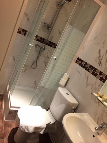 Imagen de la habitación del Hotel H&ocirc;tel Des Arcades, Rouen. Foto 9