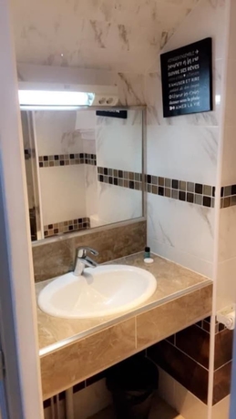 Imagen de la habitación del Hotel H&ocirc;tel Des Arcades, Rouen. Foto 13