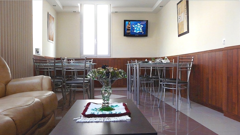 Imagen de los interiores del Hotel H&ocirc;tel Des Bains. Foto 12