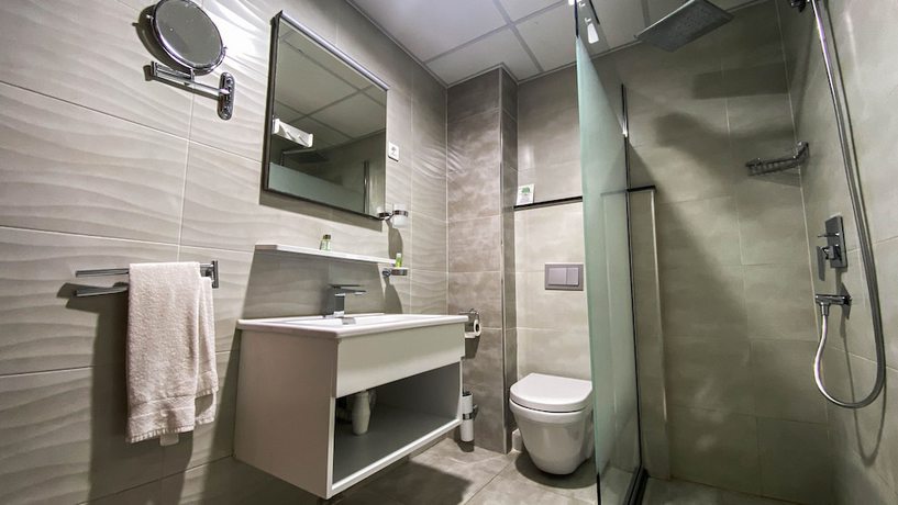 Imagen de la habitación del Hotel H&ocirc;tel Des Beaux Arts. Foto 9