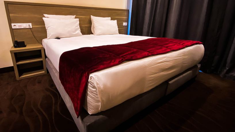 Imagen de la habitación del Hotel H&ocirc;tel Des Beaux Arts. Foto 10