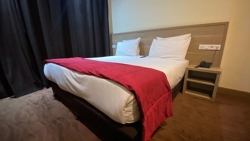 Imagen de la habitación del Hotel H&ocirc;tel Des Beaux Arts. Foto 17