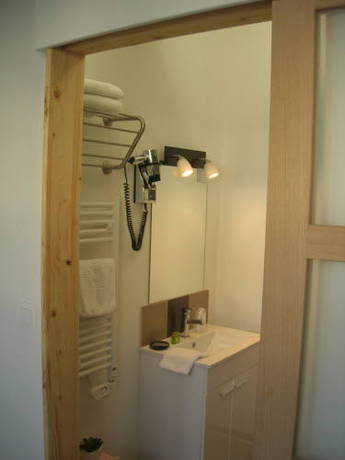 Imagen de la habitación del Hotel H&ocirc;tel Des Causses. Foto 4