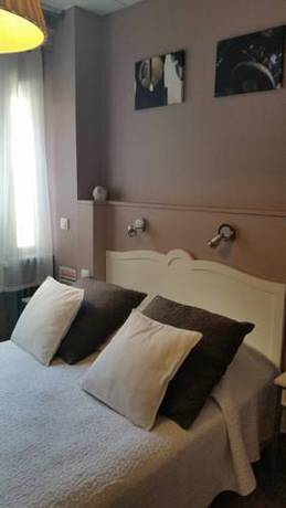 Imagen de la habitación del Hotel H&ocirc;tel Des Causses. Foto 14