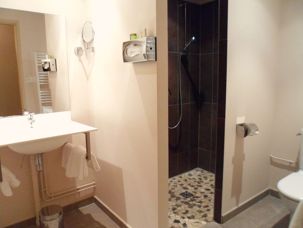Imagen de la habitación del Hotel H&ocirc;tel Des Deux Forts. Foto 8