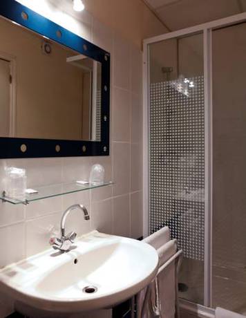 Imagen de la habitación del Hotel H&ocirc;tel Des Facult&eacute;s. Foto 12