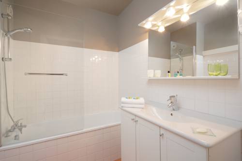Imagen de la habitación del Hotel H&ocirc;tel Des Fr&ecirc;nes Eurom&eacute;decine. Foto 4