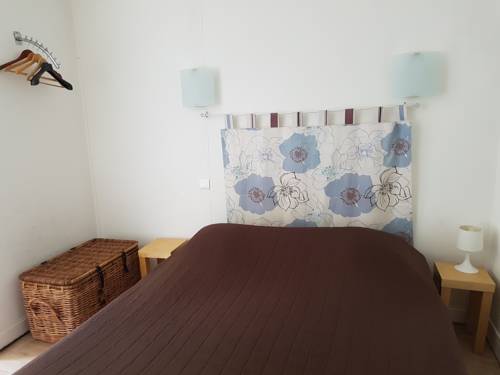 Imagen de la habitación del Hotel H&ocirc;tel Des Po&egrave;tes. Foto 3