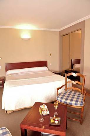 Imagen de la habitación del Hotel H&ocirc;tel Des Pyr&eacute;n&eacute;es, Larroinea. Foto 3