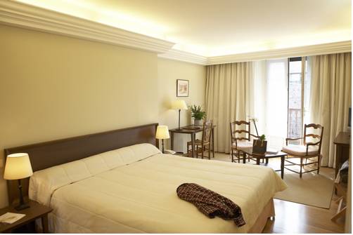 Imagen de la habitación del Hotel H&ocirc;tel Des Pyr&eacute;n&eacute;es, Larroinea. Foto 7