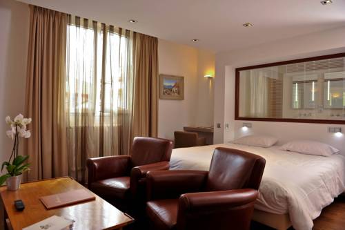 Imagen de la habitación del Hotel H&ocirc;tel Des Pyr&eacute;n&eacute;es, Larroinea. Foto 8