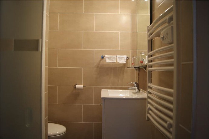 Imagen de la habitación del Hotel H&ocirc;tel Des Vosges, Contrex&eacute;ville. Foto 5