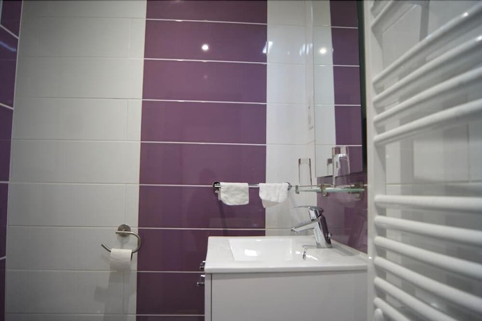 Imagen de la habitación del Hotel H&ocirc;tel Des Vosges, Contrex&eacute;ville. Foto 6