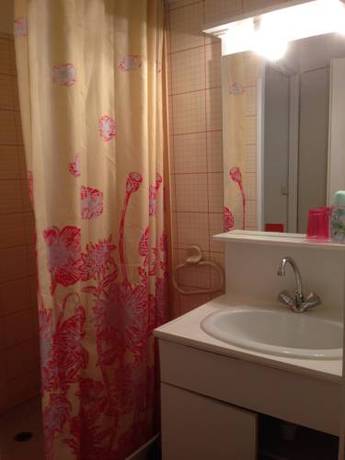 Imagen de la habitación del Hotel H&ocirc;tel Des Xii Ap&ocirc;tres & De La Cl&eacute; Des Champs. Foto 8