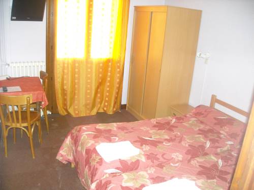 Imagen de la habitación del Hotel H&ocirc;tel Du Cheval Blanc. Foto 3