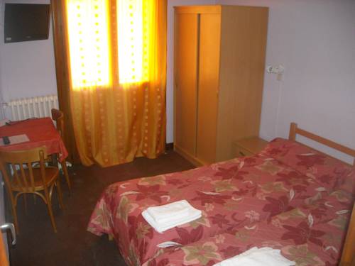 Imagen de la habitación del Hotel H&ocirc;tel Du Cheval Blanc. Foto 4