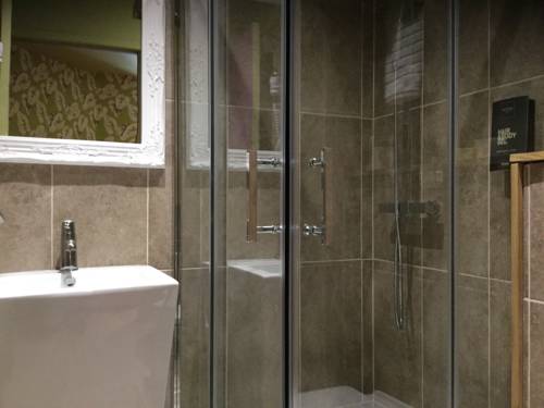 Imagen de la habitación del Hotel Hôtel Du Commerce, MONTAUBAN. Foto 3