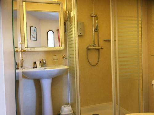 Imagen de la habitación del Hotel Hôtel Du Commerce, MONTAUBAN. Foto 6