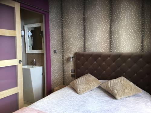 Imagen de la habitación del Hotel Hôtel Du Commerce, MONTAUBAN. Foto 12