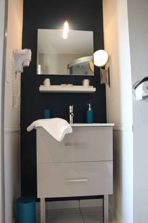 Imagen de la habitación del Hotel H&ocirc;tel Du Large, PLOUGONVELIN. Foto 7