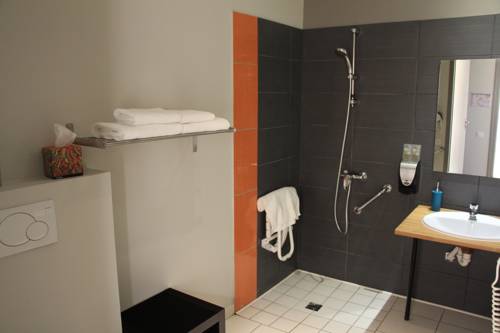 Imagen de la habitación del Hotel H&ocirc;tel Du Large, PLOUGONVELIN. Foto 9