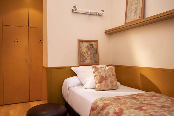 Imagen de la habitación del Hotel H&ocirc;tel Du Levant, Barrio Latino-Pante&oacute;n. Foto 9
