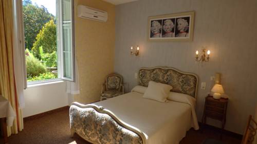 Imagen de la habitación del Hotel H&ocirc;tel Du Lion D'or. Foto 11