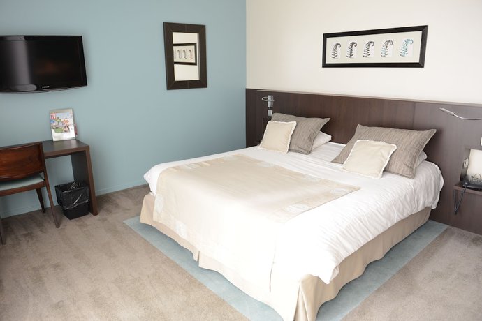 Imagen de la habitación del Hotel H&ocirc;tel Du Pasino. Foto 12