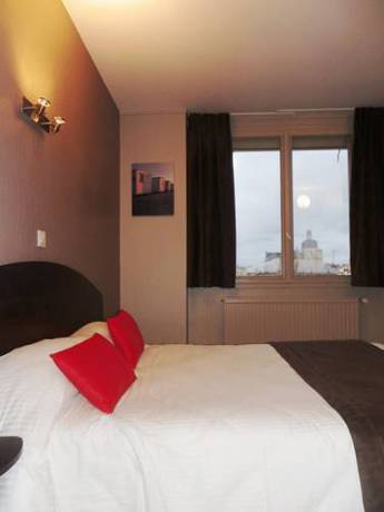 Imagen de la habitación del Hotel Hôtel Du Port. Foto 14